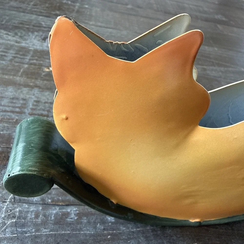 Figi Graphics Metal Cat Napkin Holder Sleeping‎ Rocking 3D Kitschy 8.5